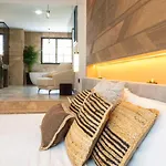 Luxury Villa *
