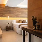 Luxury Villa *